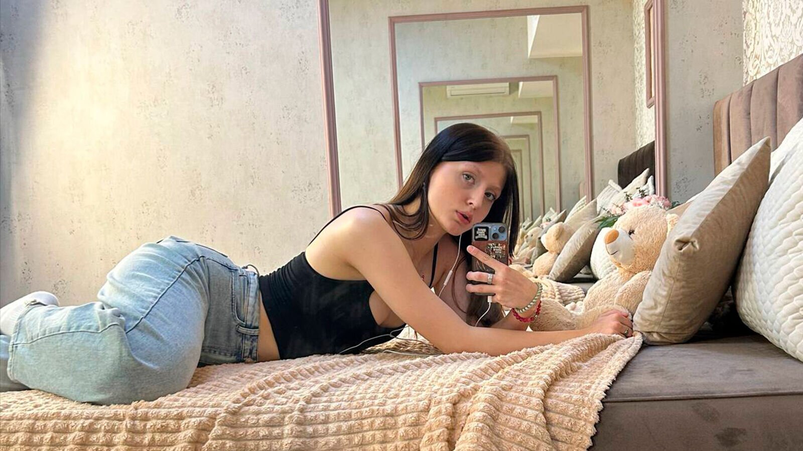 LolaHamilton